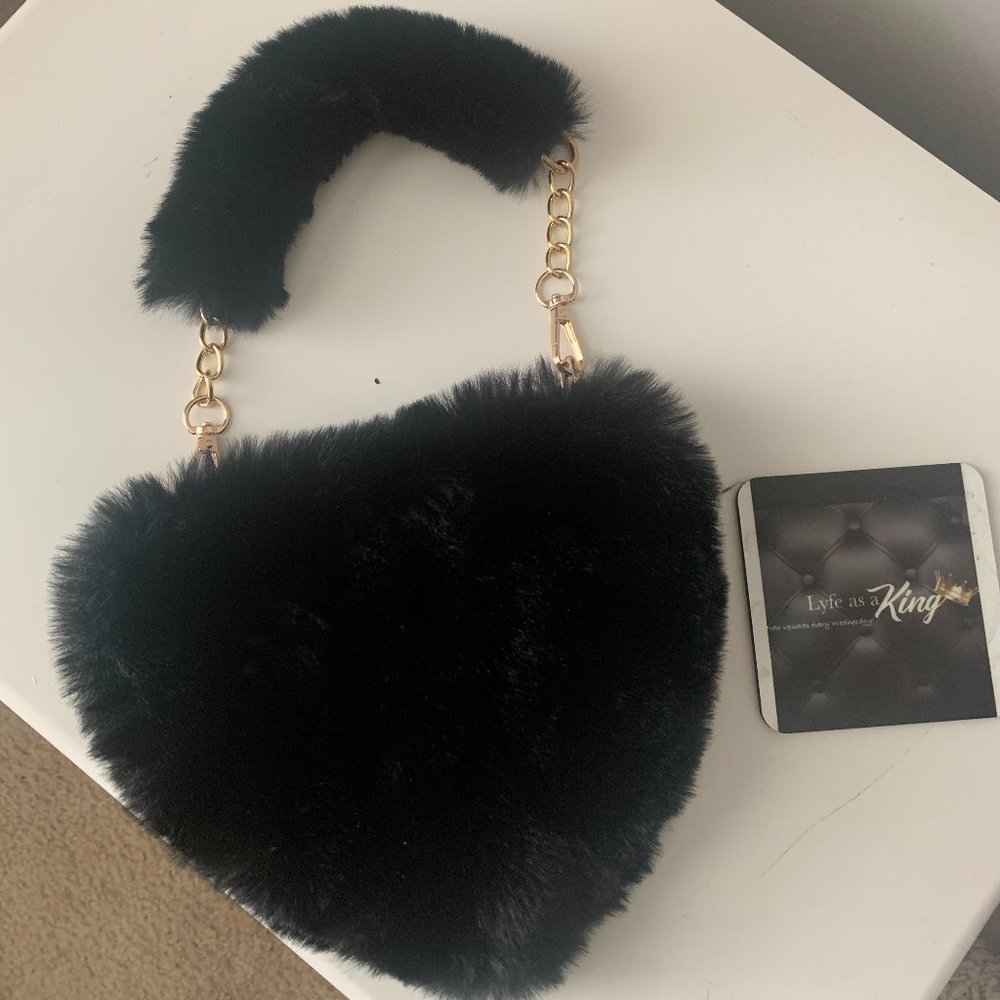 Black Fur Shaped Heart Purse